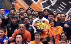 Fight For China！云南球迷热情欢迎小奥斯卡到来