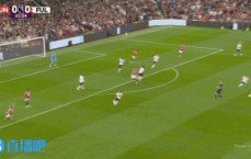 航母难越！佩雷拉与队友2打1，马奎尔单人且战且退掐住传球路线