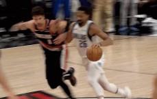 🌟决定比赛的一球！丁威迪运球时突破吹进攻犯规，独行侠挑战成功