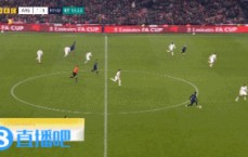 惊险！齐尔克泽打门，拉亚扑了一下滑门而过