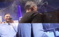 依旧风骚🕺孔塞桑在波尔图就叼着雪茄跳魔性舞蹈，今天再次表演