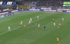⚡劳塔罗头球终破僵 国米1-0领先威尼斯