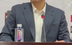 潘江指导夸赞球队：今天是最近打得最好的比赛 防守和篮板都很拼