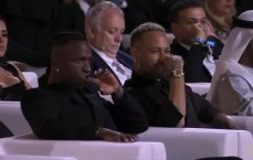 C罗开玩笑：我喜欢和年轻球员比较，他们很努力但身材并不比我好