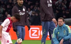 夸张😯10岁小将表演连续颠球2424次，阿贾克斯比赛都因此推迟