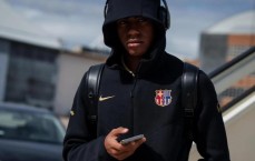 西媒：亚马尔为拉玛西亚小将赠送新款耳机作为圣诞礼物