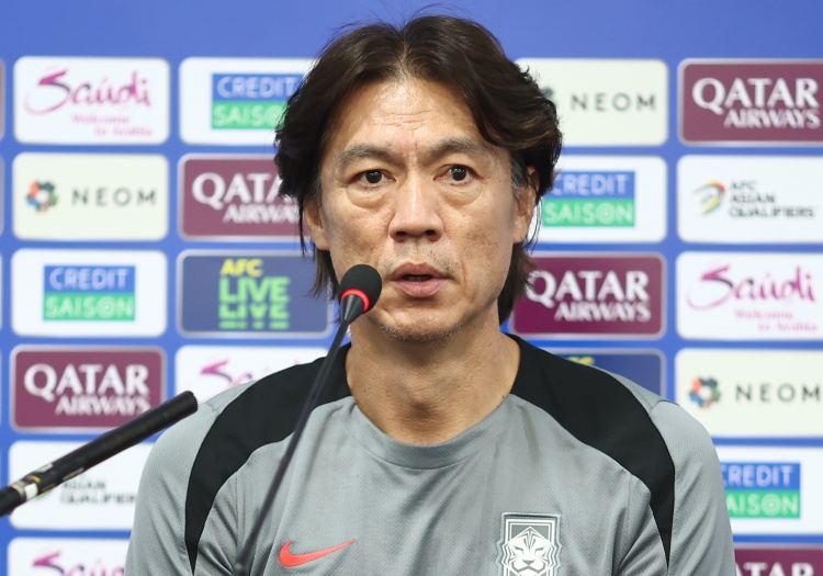 洪明甫:远征巴勒斯坦客场心态轻松,但不会抱着轻松获胜的想法