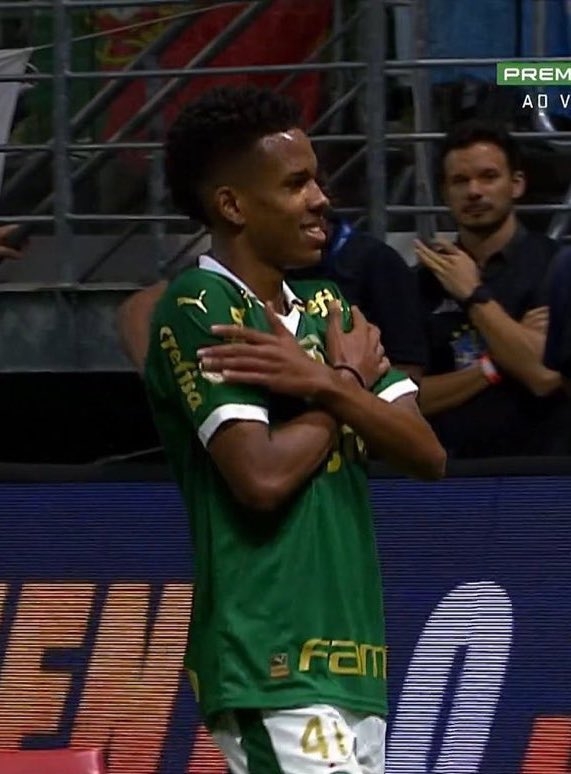 埃斯特旺:希望在蓝军仍穿41号&未来也许踢中路 喜欢帕尔默的庆祝