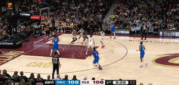 纵享丝滑！杰伦-威廉姆斯转身晃过防守低手高挑压哨打中一气呵成