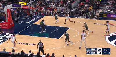 😖好在是年轻！萨尔切入隔扣被里德凶狠犯下砸地&回看普通犯规