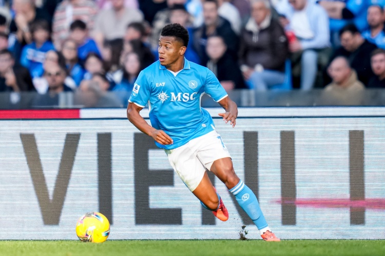 意天空：那不勒斯边锋内雷斯至少伤停一个月，争取在最后两轮复出