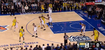 😢麻烦了！麦康纳强突布伦森造成后者第五次犯规